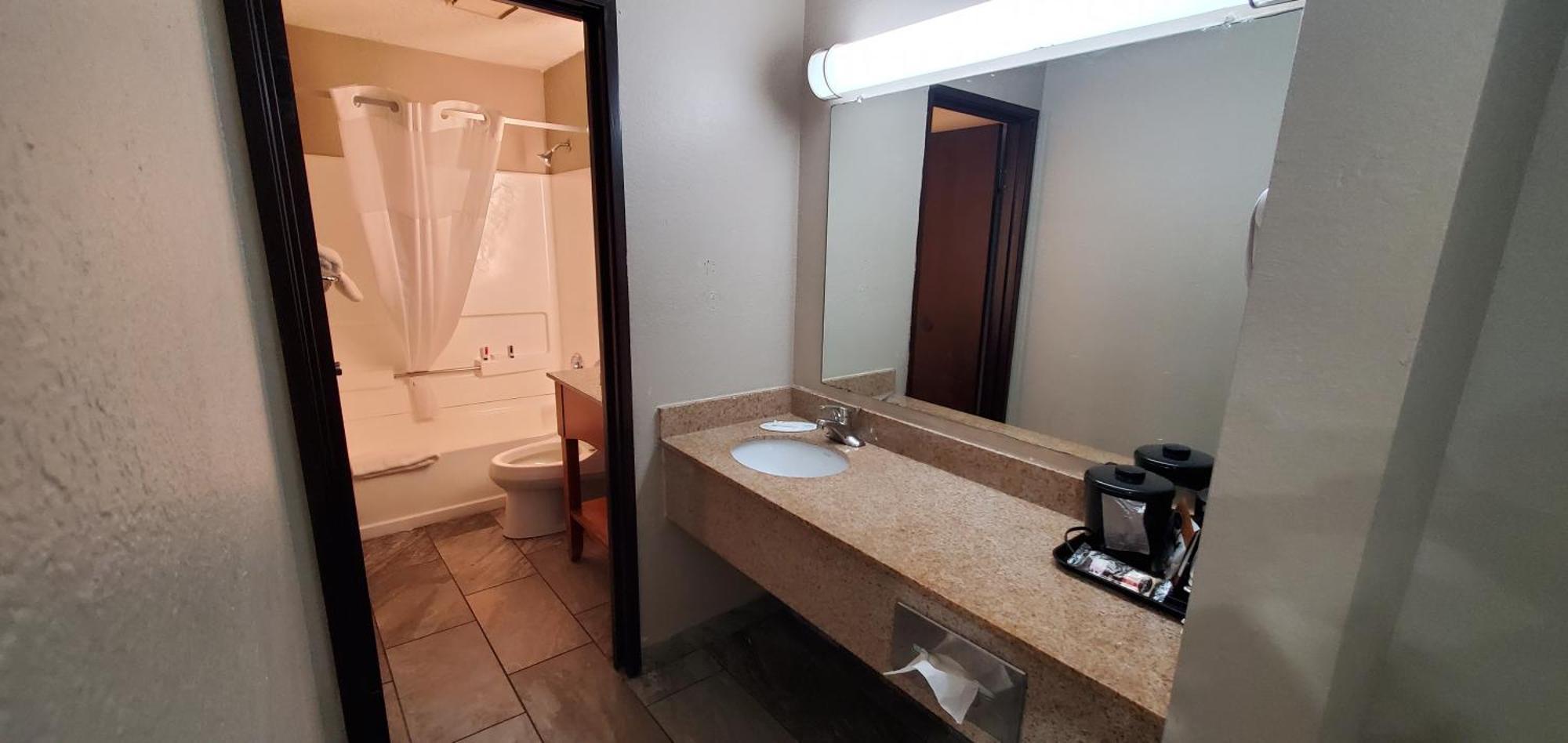 Hotel Super 8 By Wyndham Sterling Heights/Detroit Area Zewnętrze zdjęcie
