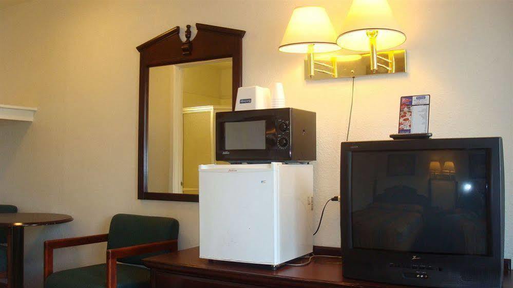 Hotel Super 8 By Wyndham Sterling Heights/Detroit Area Zewnętrze zdjęcie